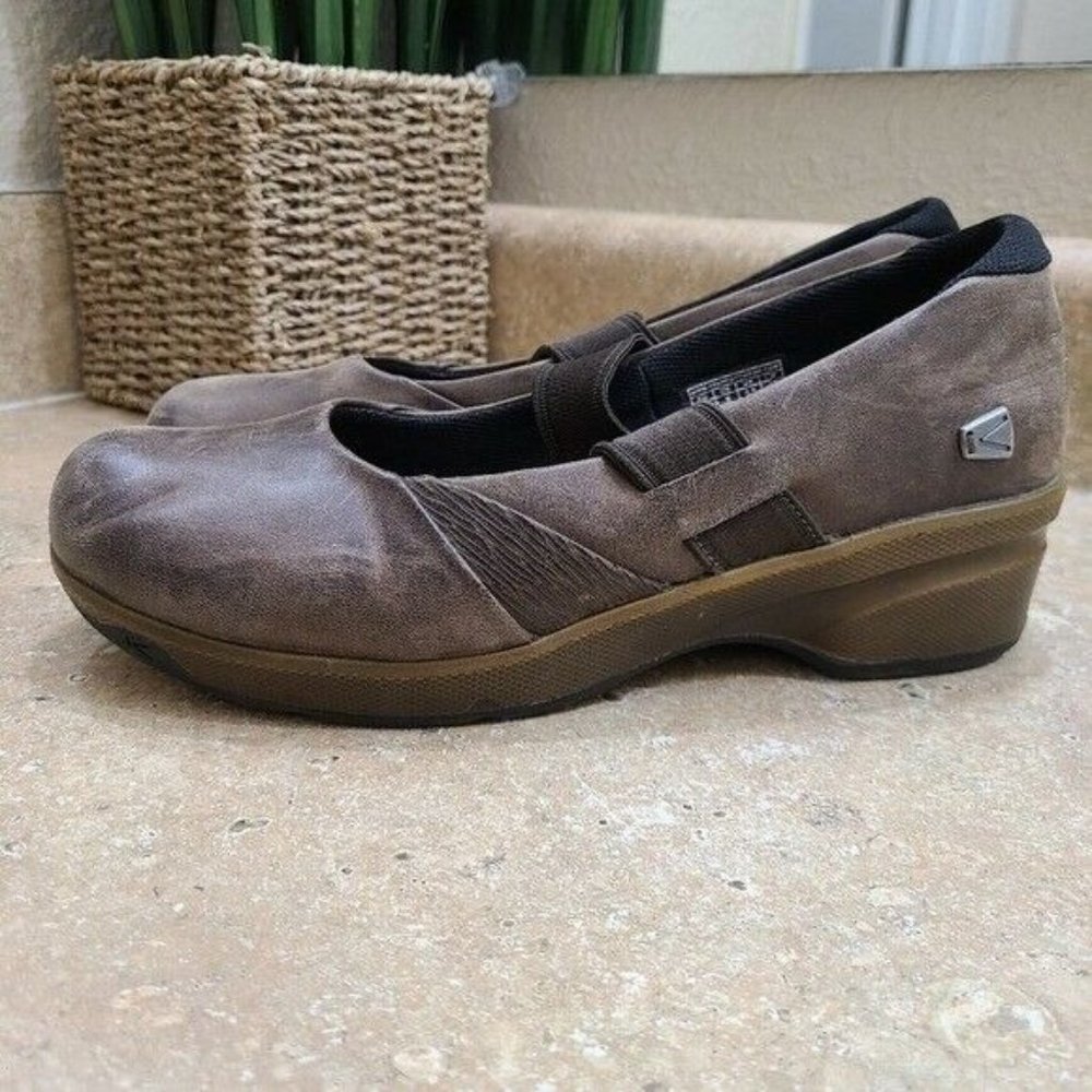 Keen MORA Brown Leather Mary Jane Wedge Shoes Size 8 US